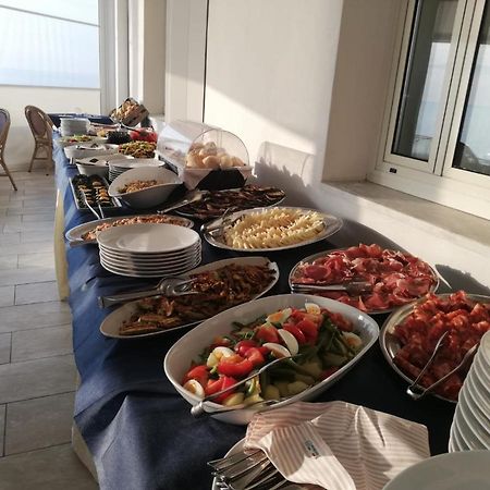Le Roccette Mare Beach Hotel & Restaurant トロペーア エクステリア 写真