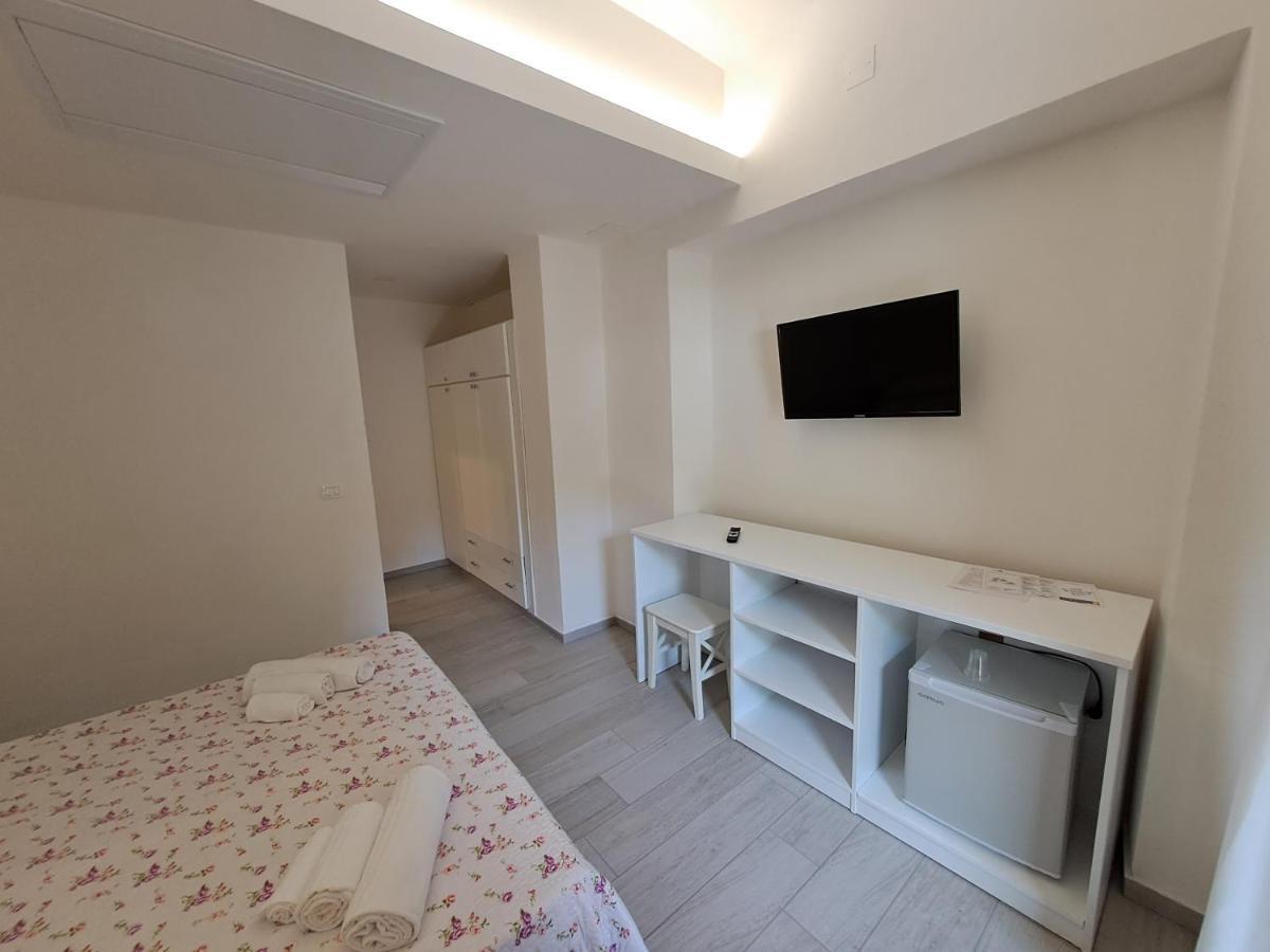 Le Roccette Mare Beach Hotel & Restaurant トロペーア エクステリア 写真