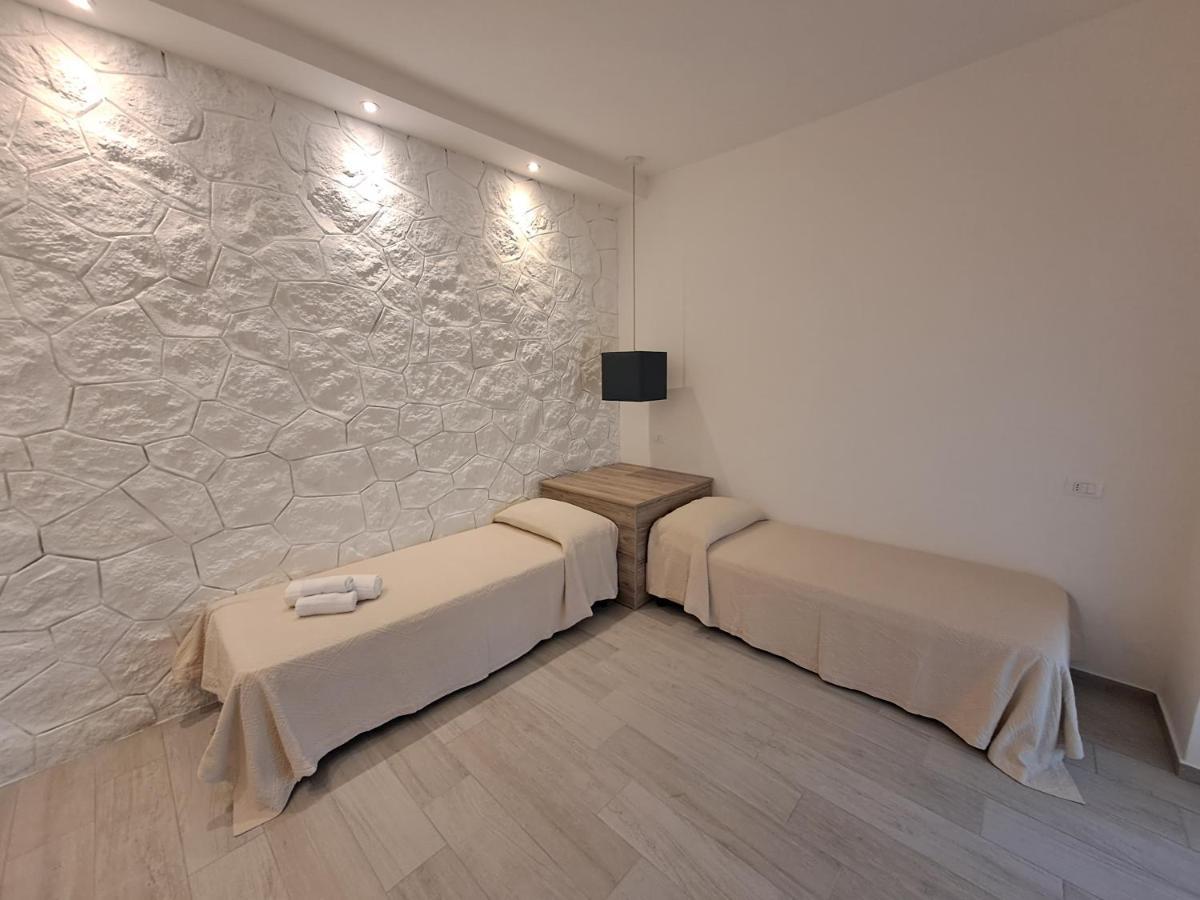Le Roccette Mare Beach Hotel & Restaurant トロペーア エクステリア 写真