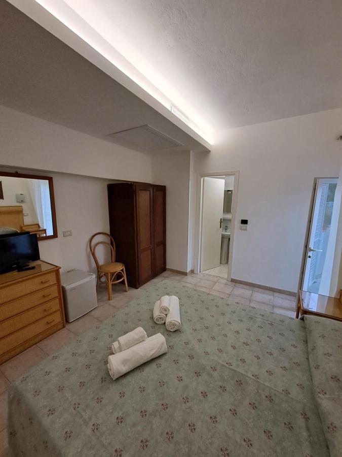 Le Roccette Mare Beach Hotel & Restaurant トロペーア エクステリア 写真