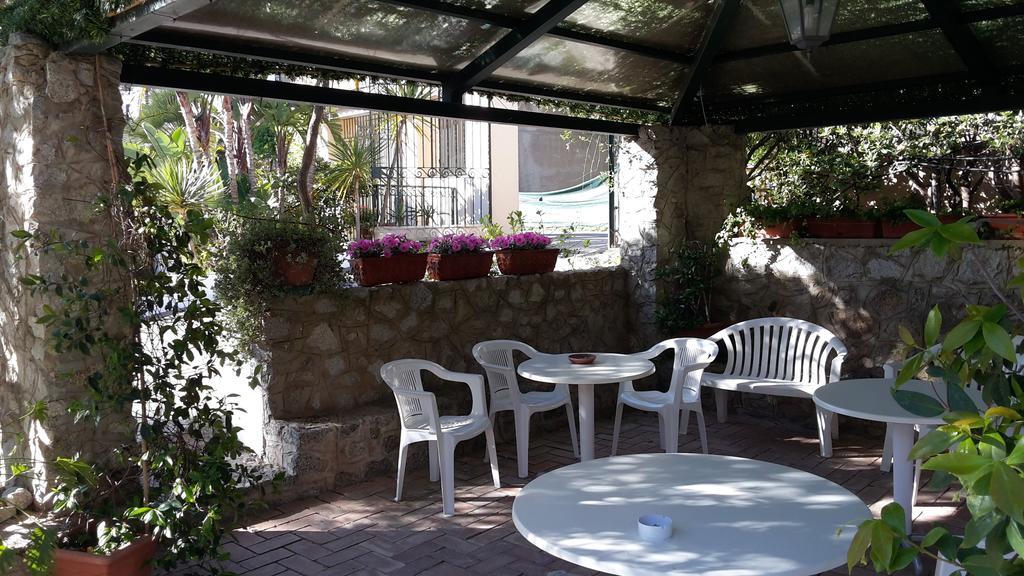 Le Roccette Mare Beach Hotel & Restaurant トロペーア エクステリア 写真