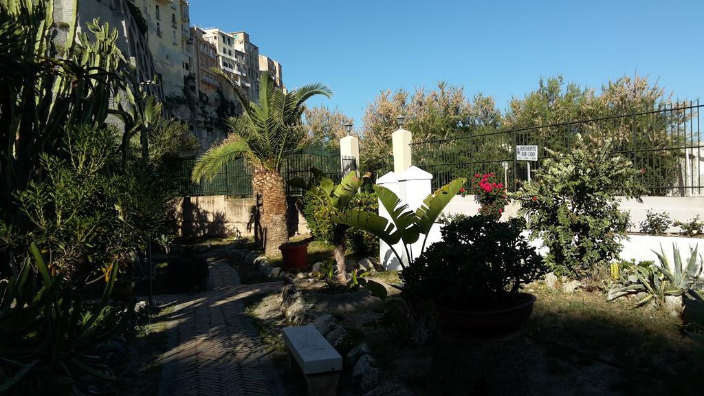 Le Roccette Mare Beach Hotel & Restaurant トロペーア エクステリア 写真