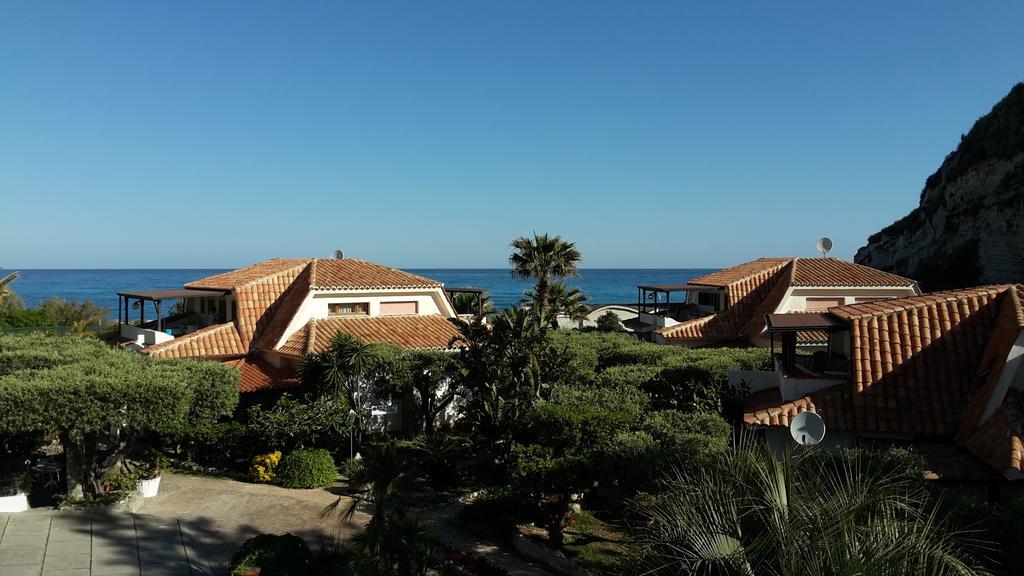 Le Roccette Mare Beach Hotel & Restaurant トロペーア エクステリア 写真