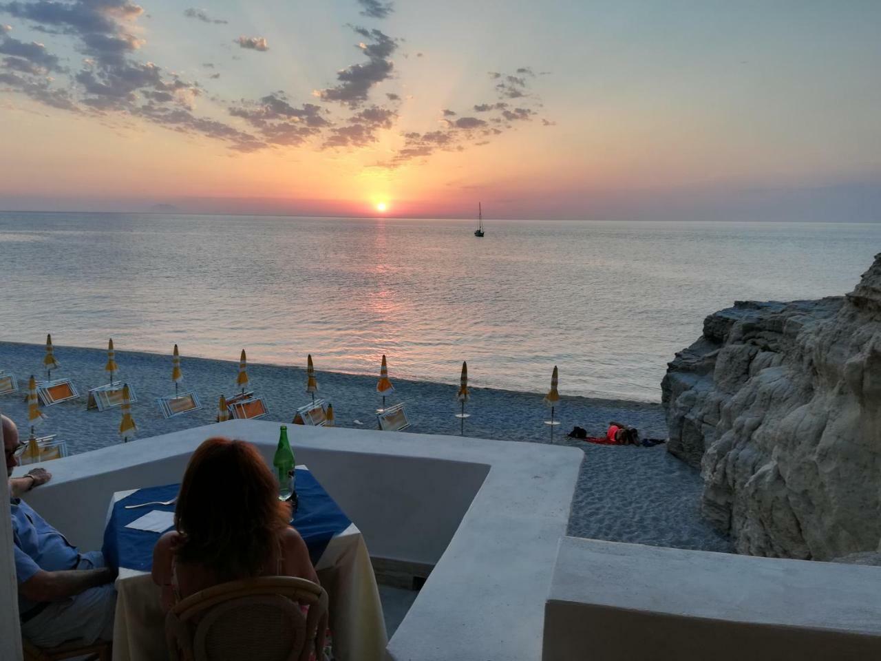 Le Roccette Mare Beach Hotel & Restaurant トロペーア エクステリア 写真